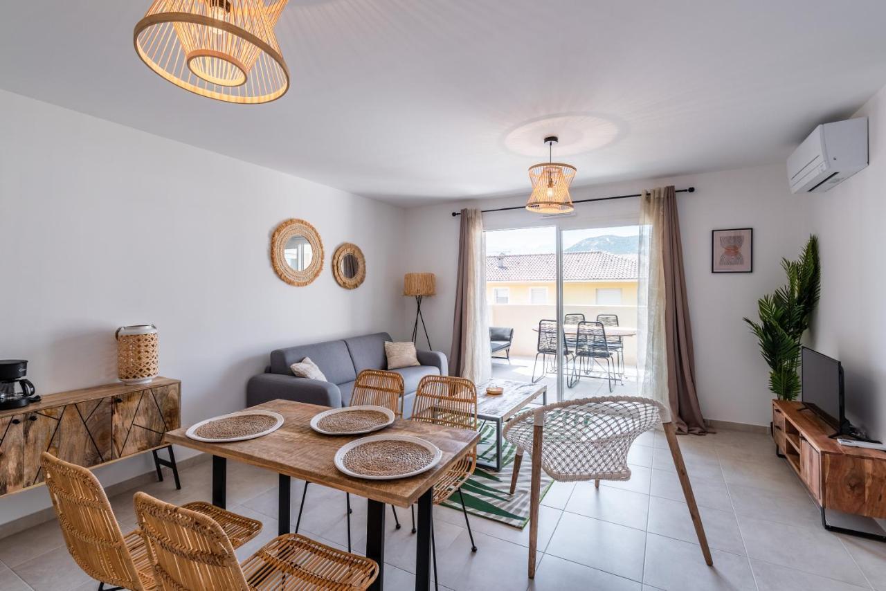 Pietra Apartment Калви Екстериор снимка