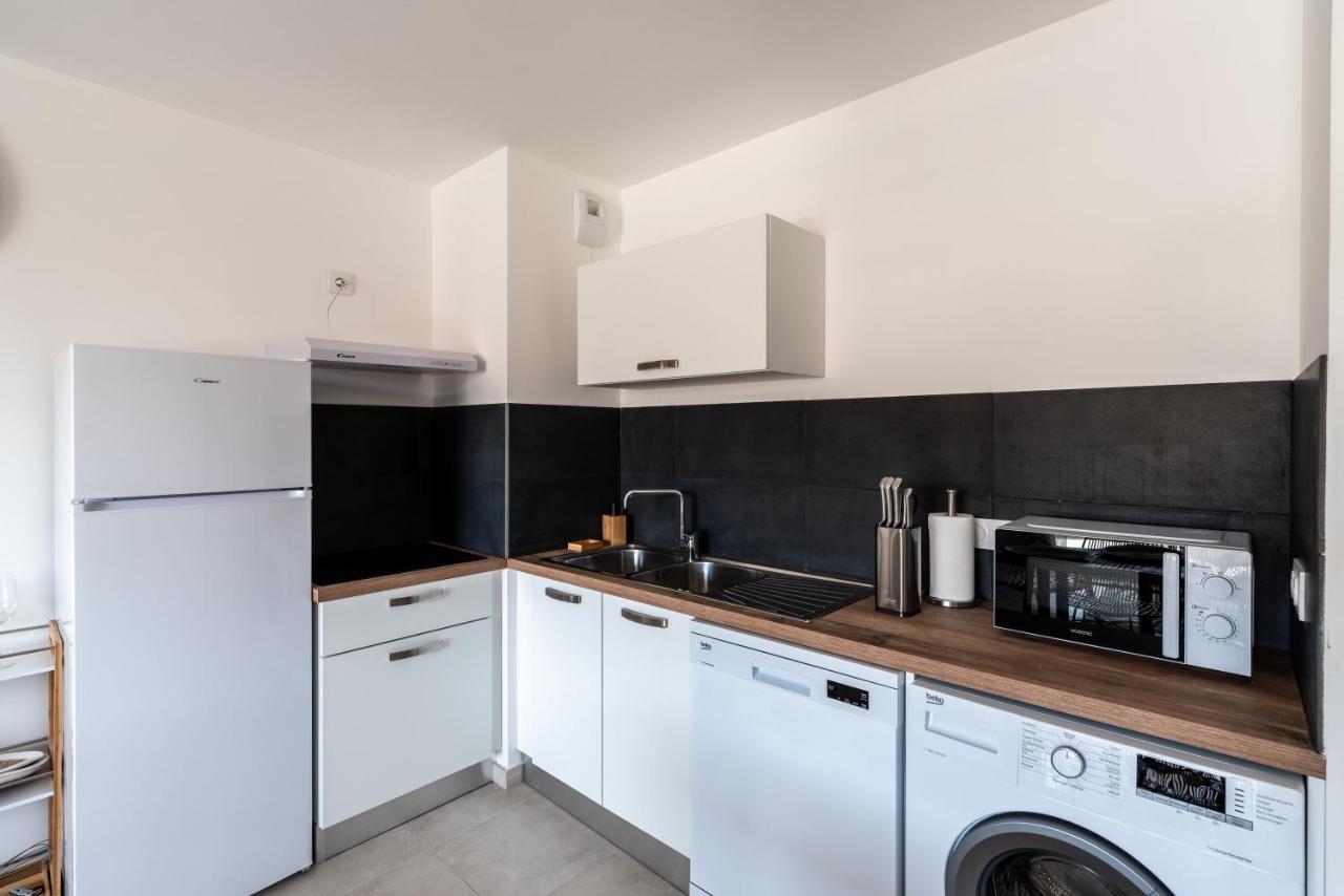 Pietra Apartment Калви Екстериор снимка