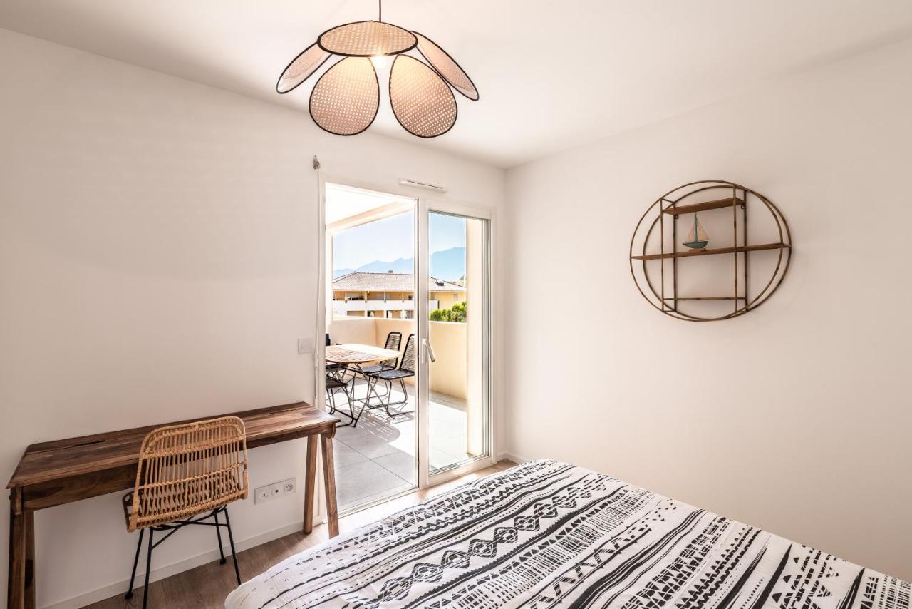 Pietra Apartment Калви Екстериор снимка