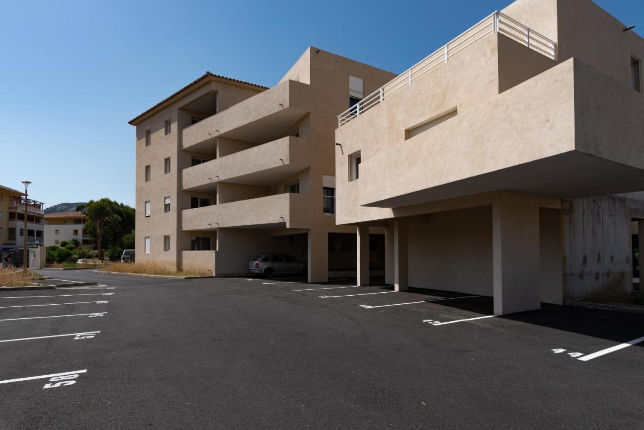 Pietra Apartment Калви Екстериор снимка